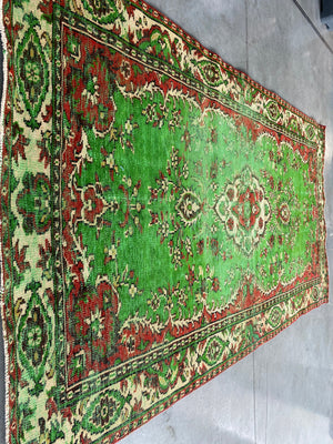 Traditional Design Natural Aged Green Vintage Rug 5'2'' x 9'4'' ft 158 x 285 cm