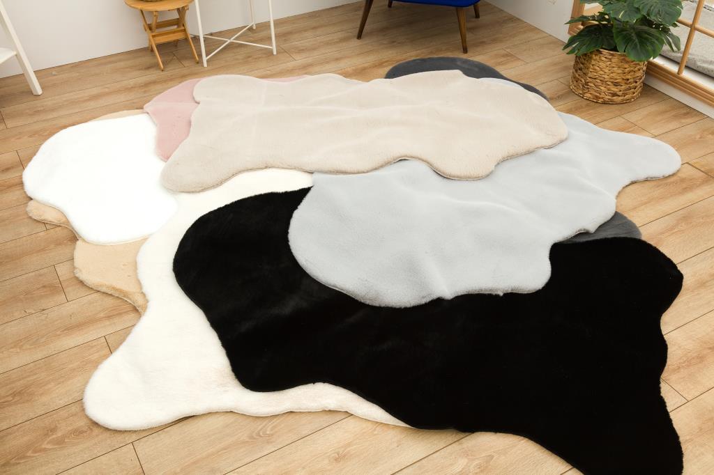 Meloni Black Washable Plush Shaggy Post