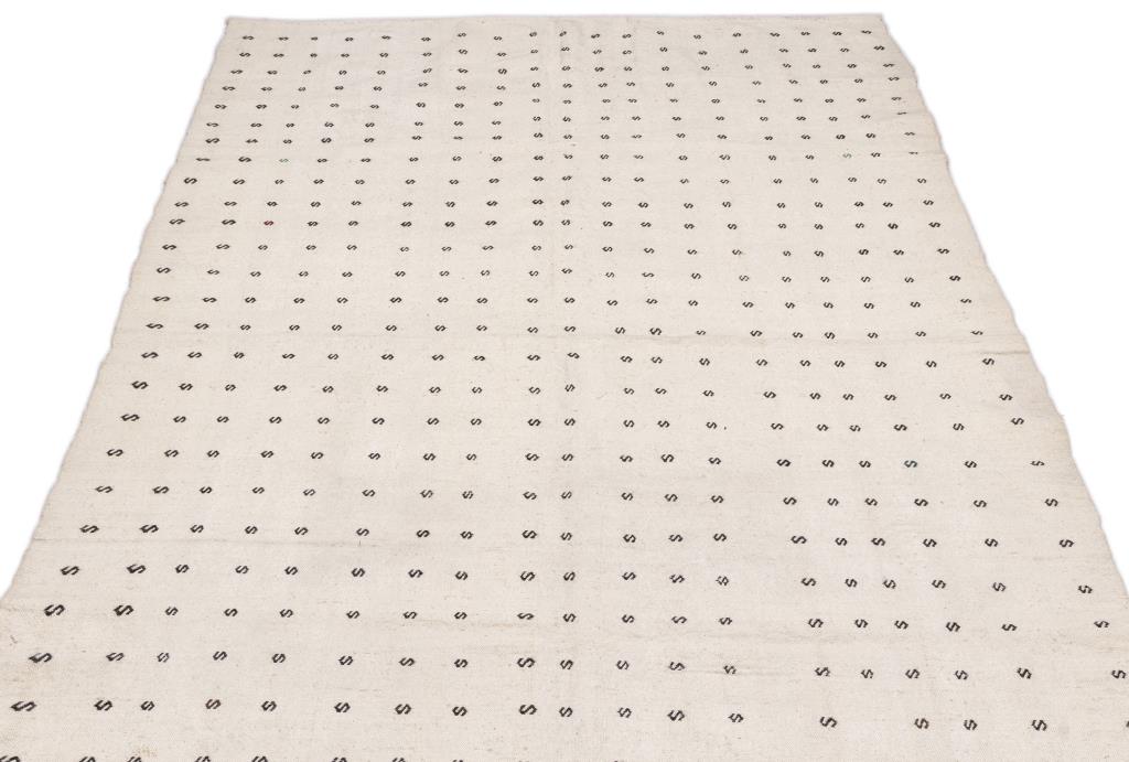Apex Rug Embroidered 788 147 x 291 cm