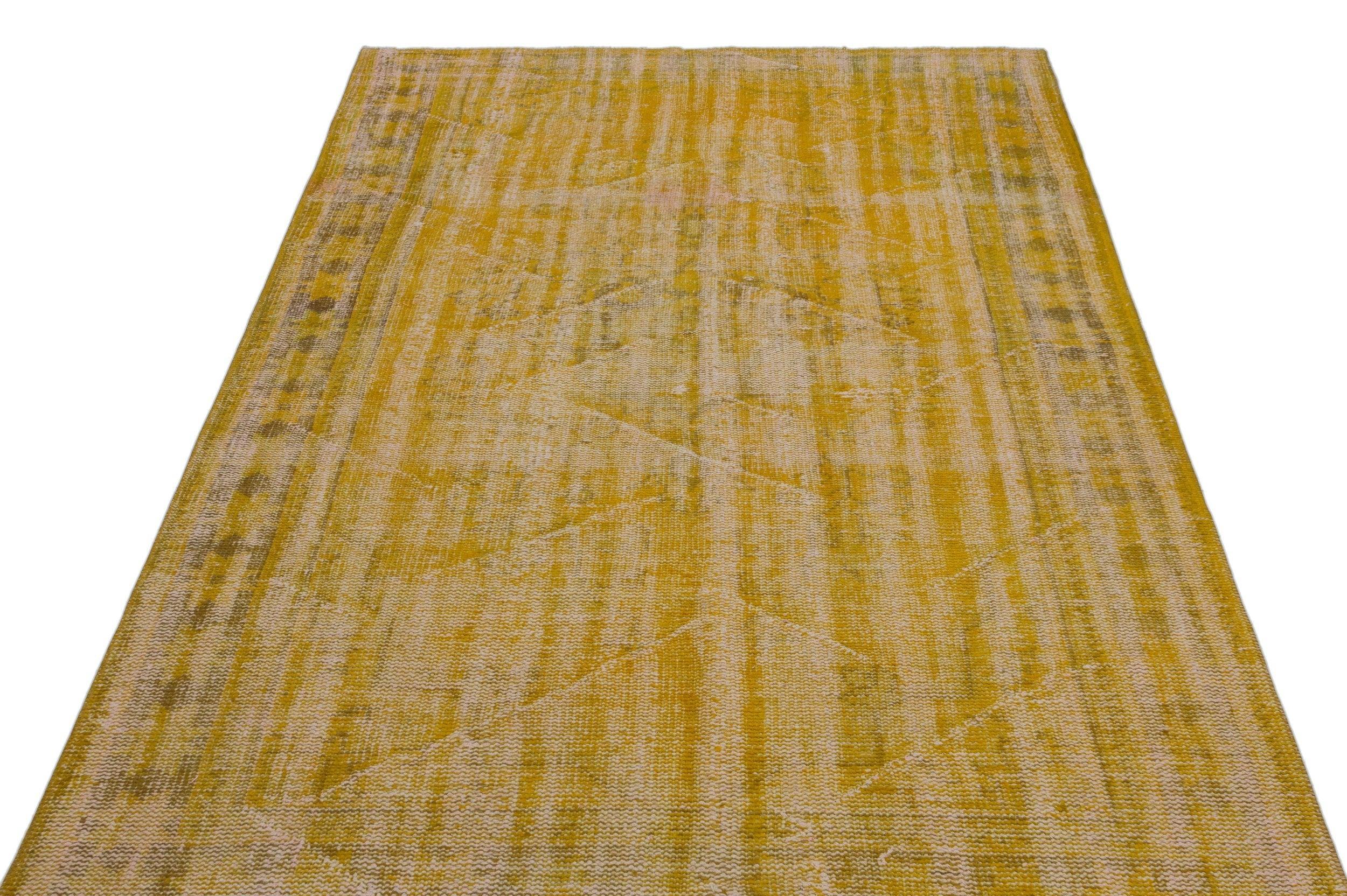 Apex Vintage Yellow 24326 157 cm X 251 cm
