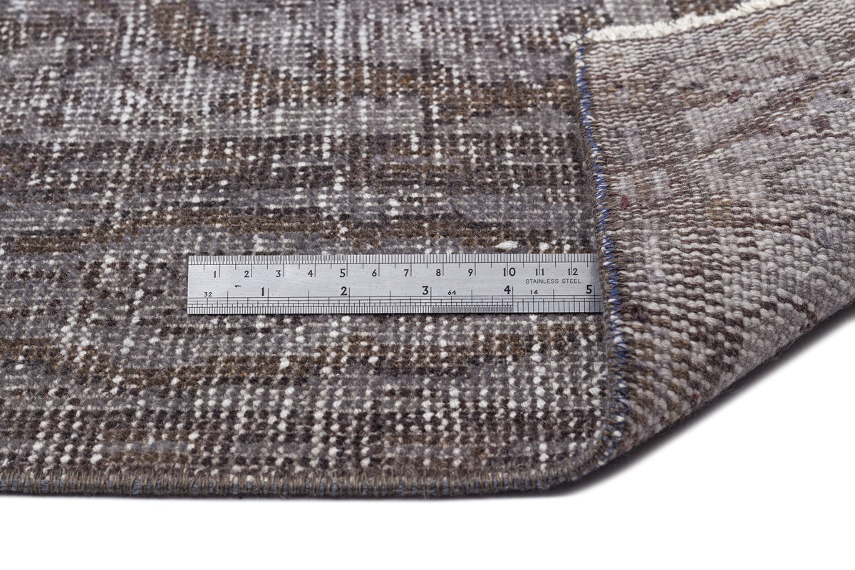 Gray Over Dyed Vintage Rug 5&#39;5&#39;&#39; x 9&#39;7&#39;&#39; ft 164 x 292 cm