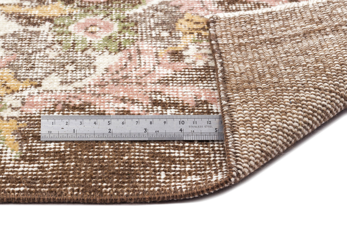 Naturel Over Dyed Vintage Rug 5&#39;8&#39;&#39; x 9&#39;8&#39;&#39; ft 173 x 295 cm