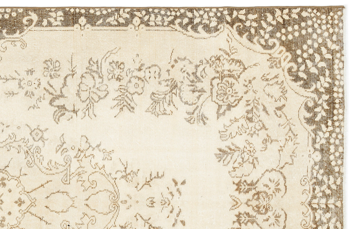 Beige Over Dyed Vintage Rug 5&#39;6&#39;&#39; x 9&#39;11&#39;&#39; ft 168 x 303 cm