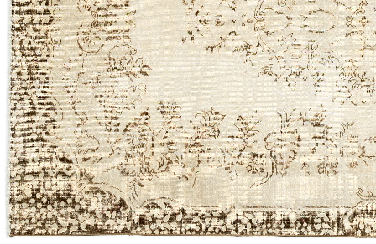 Beige Over Dyed Vintage Rug 5&#39;6&#39;&#39; x 9&#39;11&#39;&#39; ft 168 x 303 cm