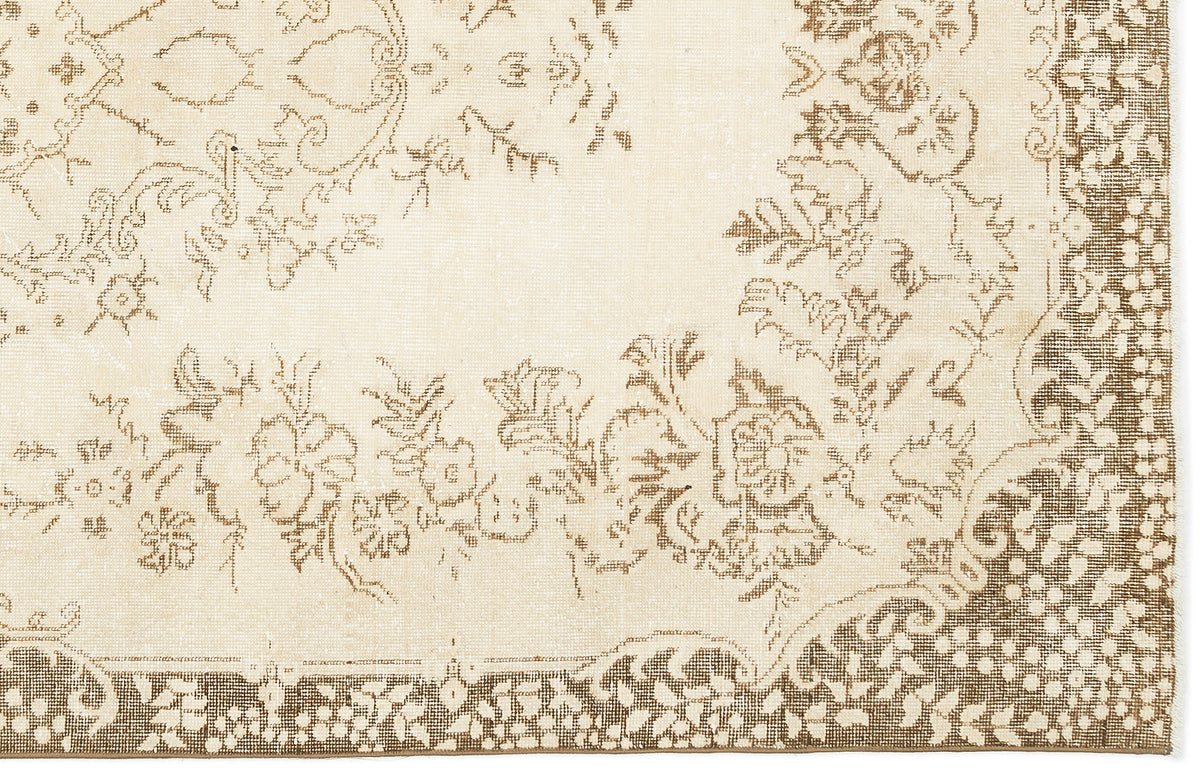 Beige Over Dyed Vintage Rug 5&#39;6&#39;&#39; x 9&#39;11&#39;&#39; ft 168 x 303 cm