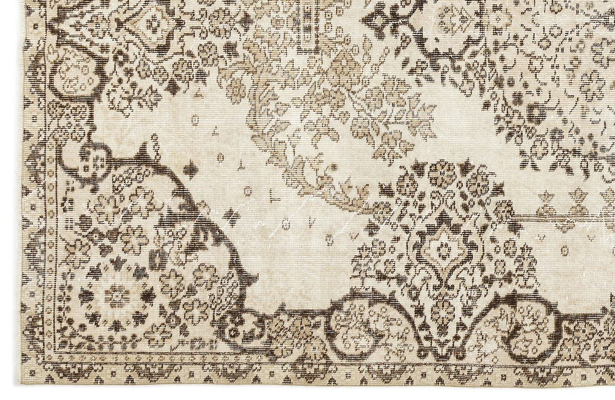 Beige Over Dyed Vintage Rug 5&#39;7&#39;&#39; x 9&#39;9&#39;&#39; ft 169 x 298 cm