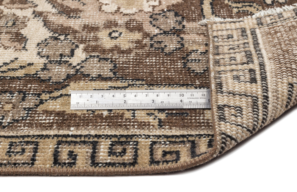 Naturel Over Dyed Vintage Rug 5&#39;8&#39;&#39; x 8&#39;9&#39;&#39; ft 173 x 267 cm