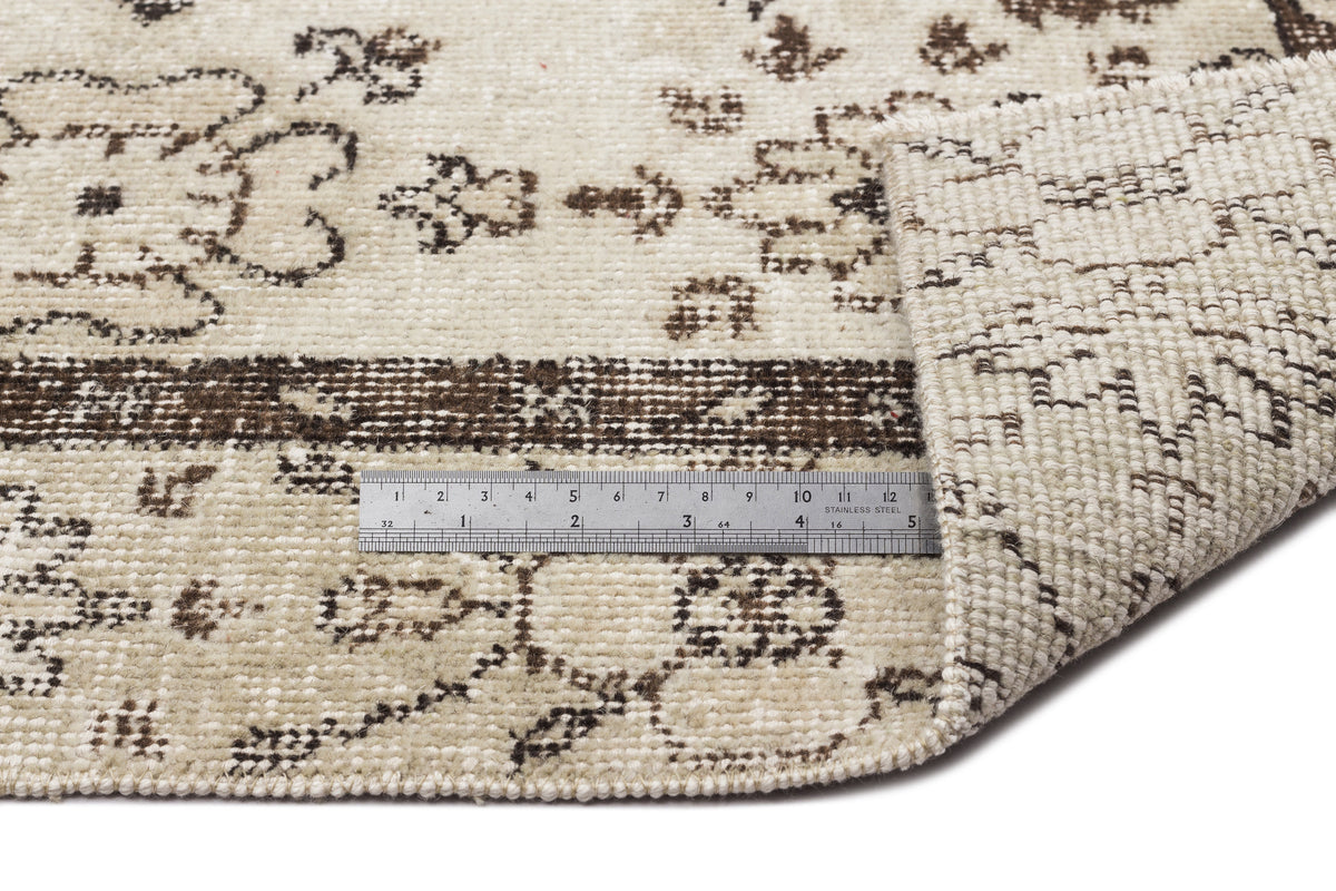 Naturel Over Dyed Vintage Rug 5&#39;2&#39;&#39; x 9&#39;2&#39;&#39; ft 157 x 279 cm