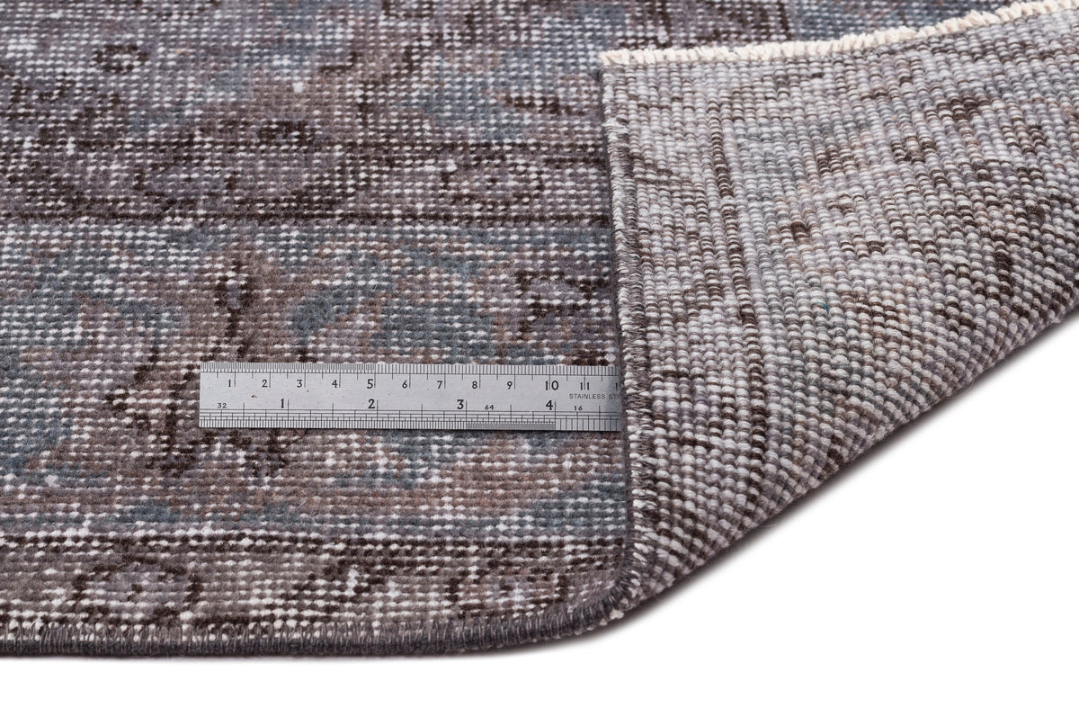 Gray Over Dyed Vintage Rug 5&#39;7&#39;&#39; x 9&#39;1&#39;&#39; ft 170 x 278 cm