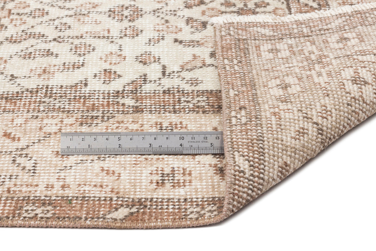 Beige Over Dyed Vintage Rug 5&#39;7&#39;&#39; x 9&#39;5&#39;&#39; ft 169 x 287 cm