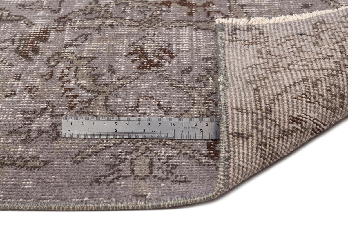 Gray Over Dyed Vintage Rug 5&#39;5&#39;&#39; x 9&#39;11&#39;&#39; ft 166 x 301 cm
