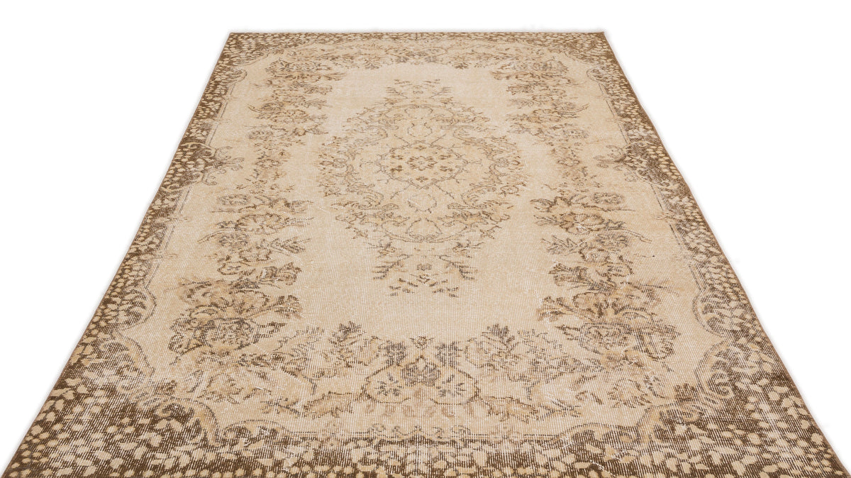 Beige Over Dyed Vintage Rug 5&#39;6&#39;&#39; x 9&#39;6&#39;&#39; ft 168 x 290 cm