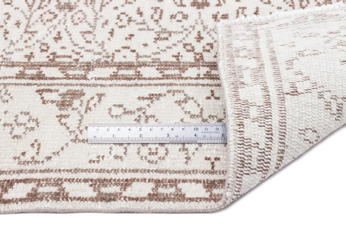 Beige Over Dyed Vintage Rug 5&#39;3&#39;&#39; x 8&#39;11&#39;&#39; ft 160 x 272 cm