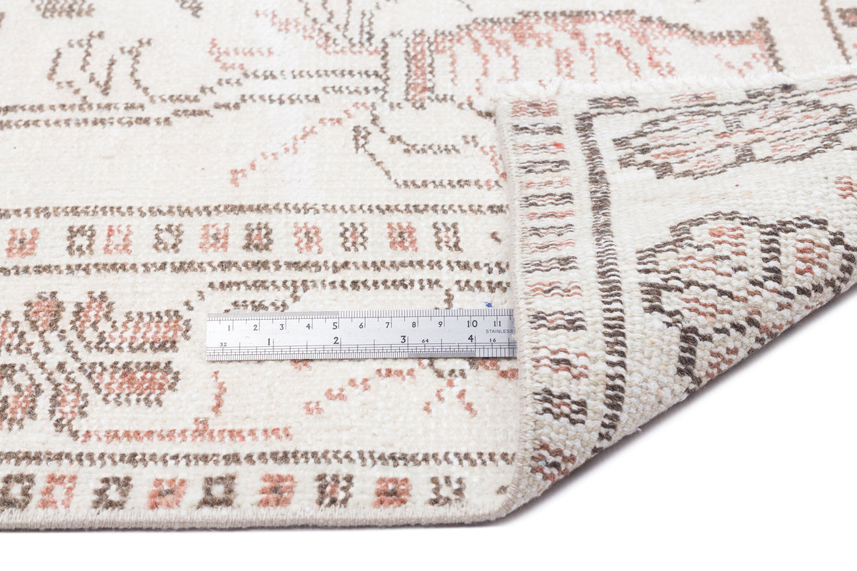 Beige Over Dyed Vintage Rug 5&#39;5&#39;&#39; x 9&#39;3&#39;&#39; ft 165 x 283 cm