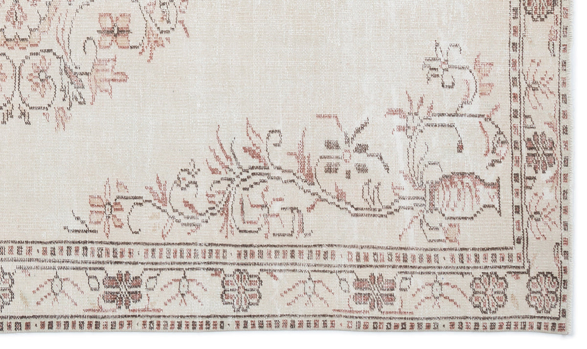 Beige Over Dyed Vintage Rug 5&#39;5&#39;&#39; x 9&#39;3&#39;&#39; ft 165 x 283 cm