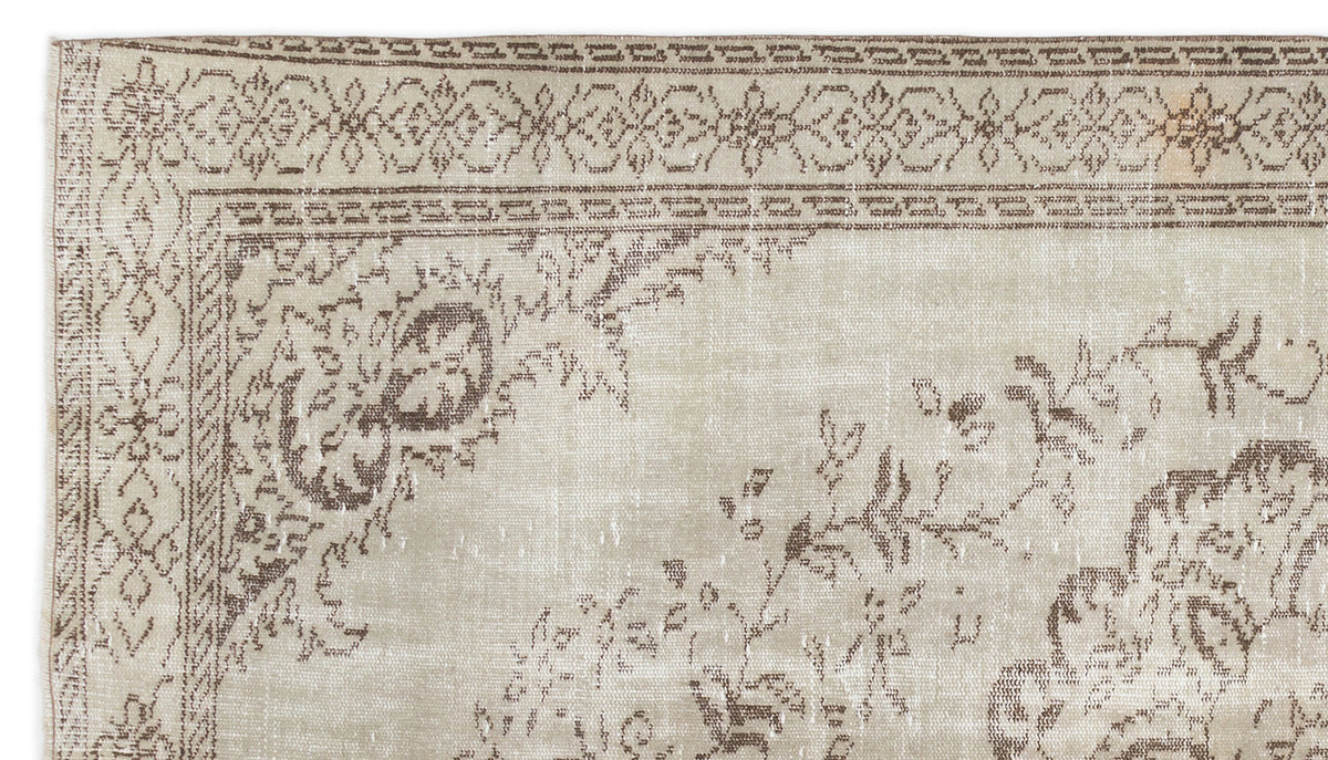 Beige Over Dyed Vintage Rug 5&#39;5&#39;&#39; x 9&#39;6&#39;&#39; ft 164 x 290 cm