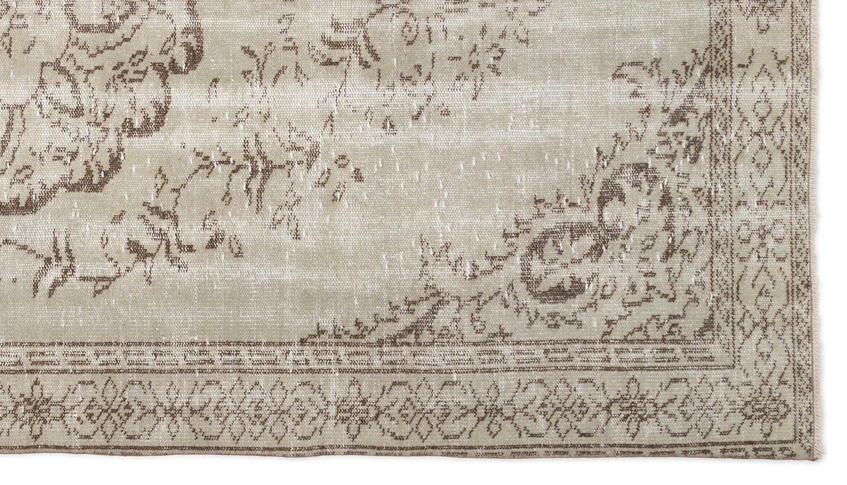 Beige Over Dyed Vintage Rug 5&#39;5&#39;&#39; x 9&#39;6&#39;&#39; ft 164 x 290 cm