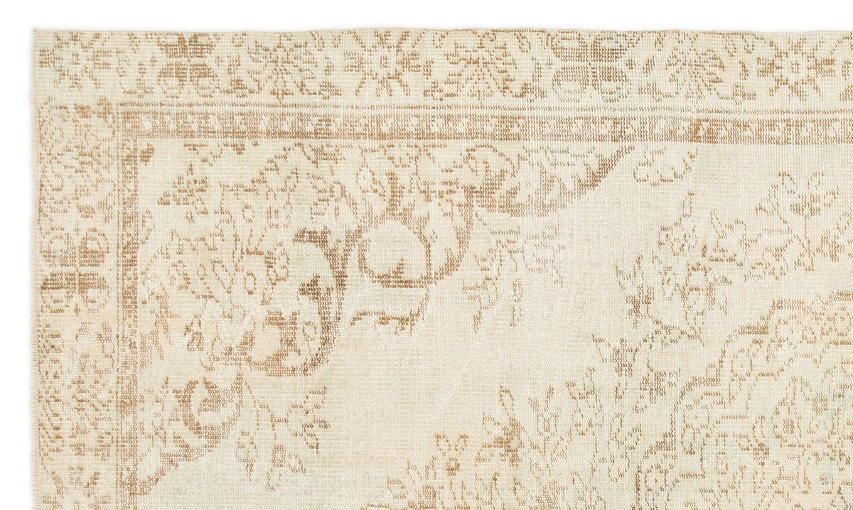Beige Over Dyed Vintage Rug 5&#39;6&#39;&#39; x 9&#39;5&#39;&#39; ft 168 x 288 cm