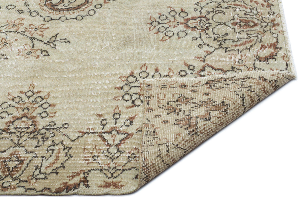Beige Over Dyed Vintage Rug 5&#39;5&#39;&#39; x 8&#39;10&#39;&#39; ft 164 x 269 cm