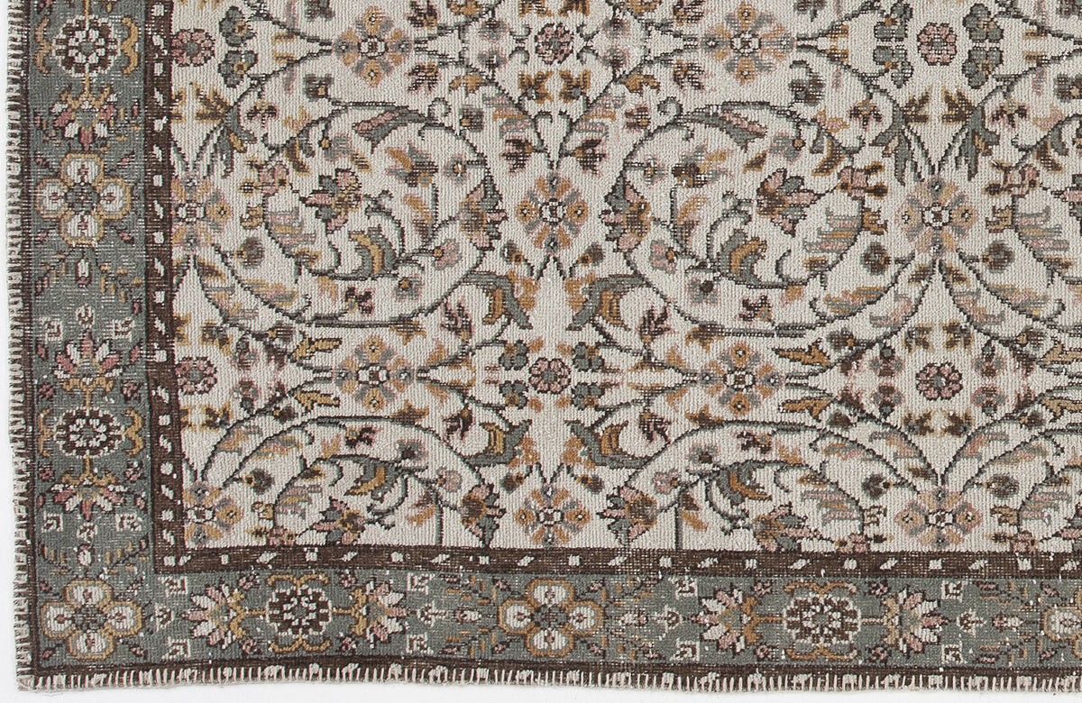 Beige Over Dyed Vintage Rug 5&#39;7&#39;&#39; x 9&#39;8&#39;&#39; ft 170 x 294 cm