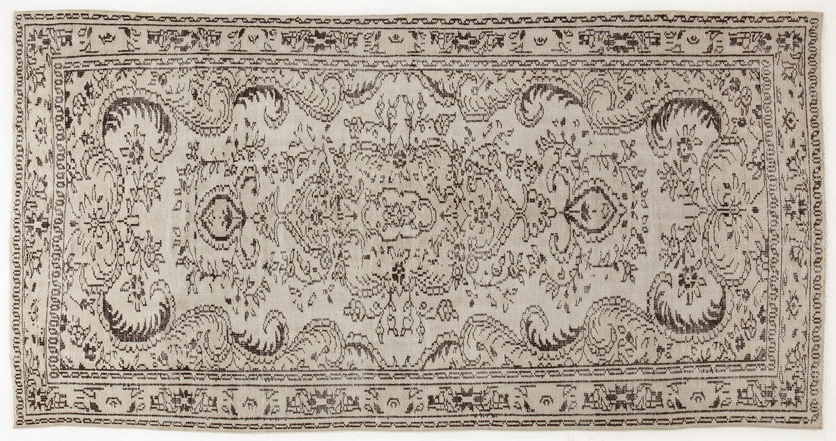 Beige Over Dyed Vintage Rug 4&#39;10&#39;&#39; x 8&#39;11&#39;&#39; ft 147 x 273 cm