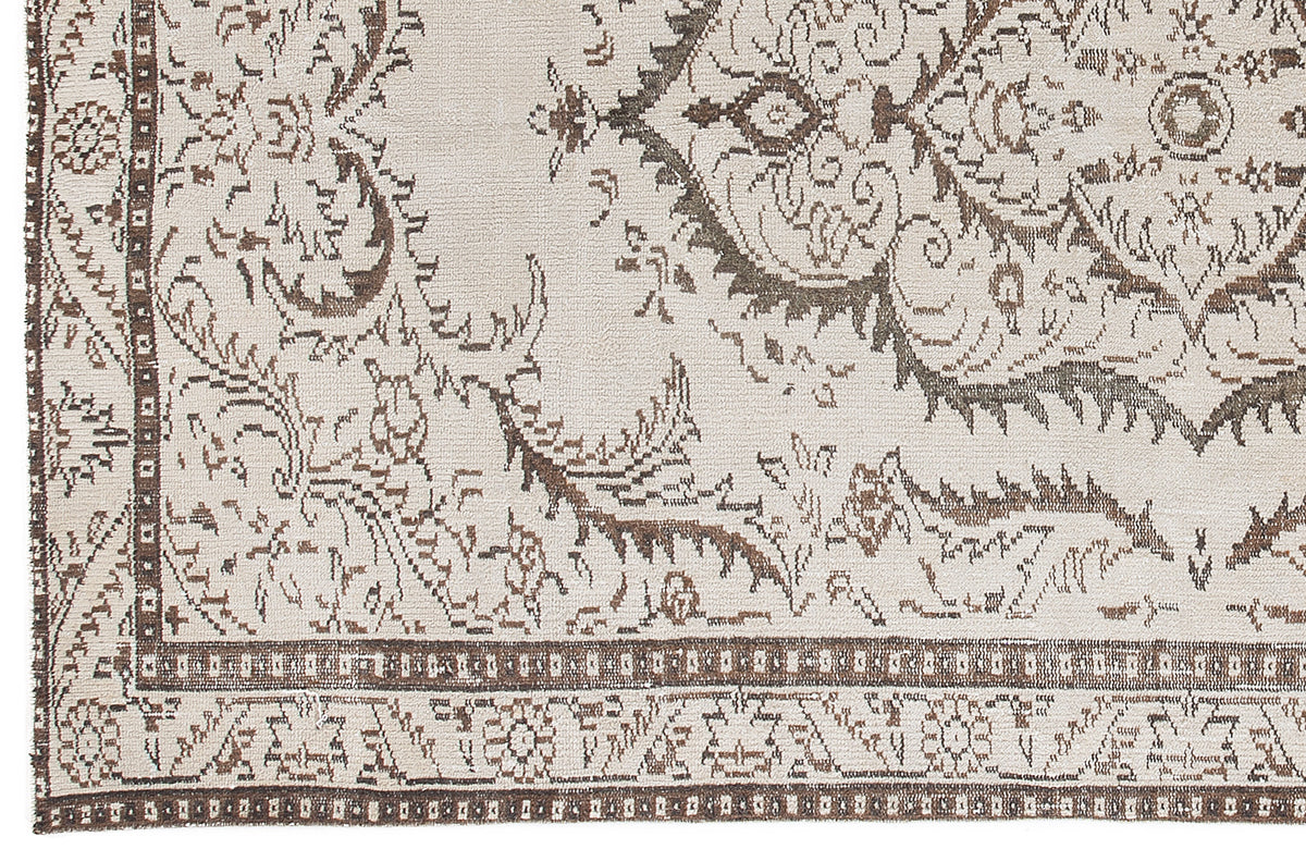 Beige Over Dyed Vintage Rug 5&#39;7&#39;&#39; x 9&#39;4&#39;&#39; ft 170 x 285 cm