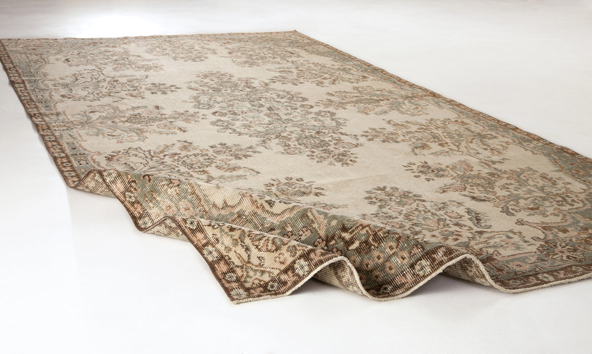 Beige Over Dyed Vintage Rug 5&#39;5&#39;&#39; x 9&#39;6&#39;&#39; ft 165 x 290 cm