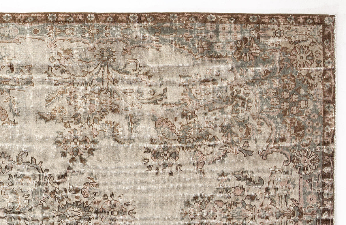 Beige Over Dyed Vintage Rug 5&#39;5&#39;&#39; x 9&#39;6&#39;&#39; ft 165 x 290 cm