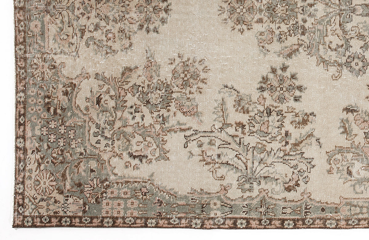 Beige Over Dyed Vintage Rug 5&#39;5&#39;&#39; x 9&#39;6&#39;&#39; ft 165 x 290 cm