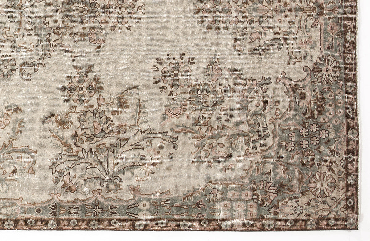 Beige Over Dyed Vintage Rug 5&#39;5&#39;&#39; x 9&#39;6&#39;&#39; ft 165 x 290 cm
