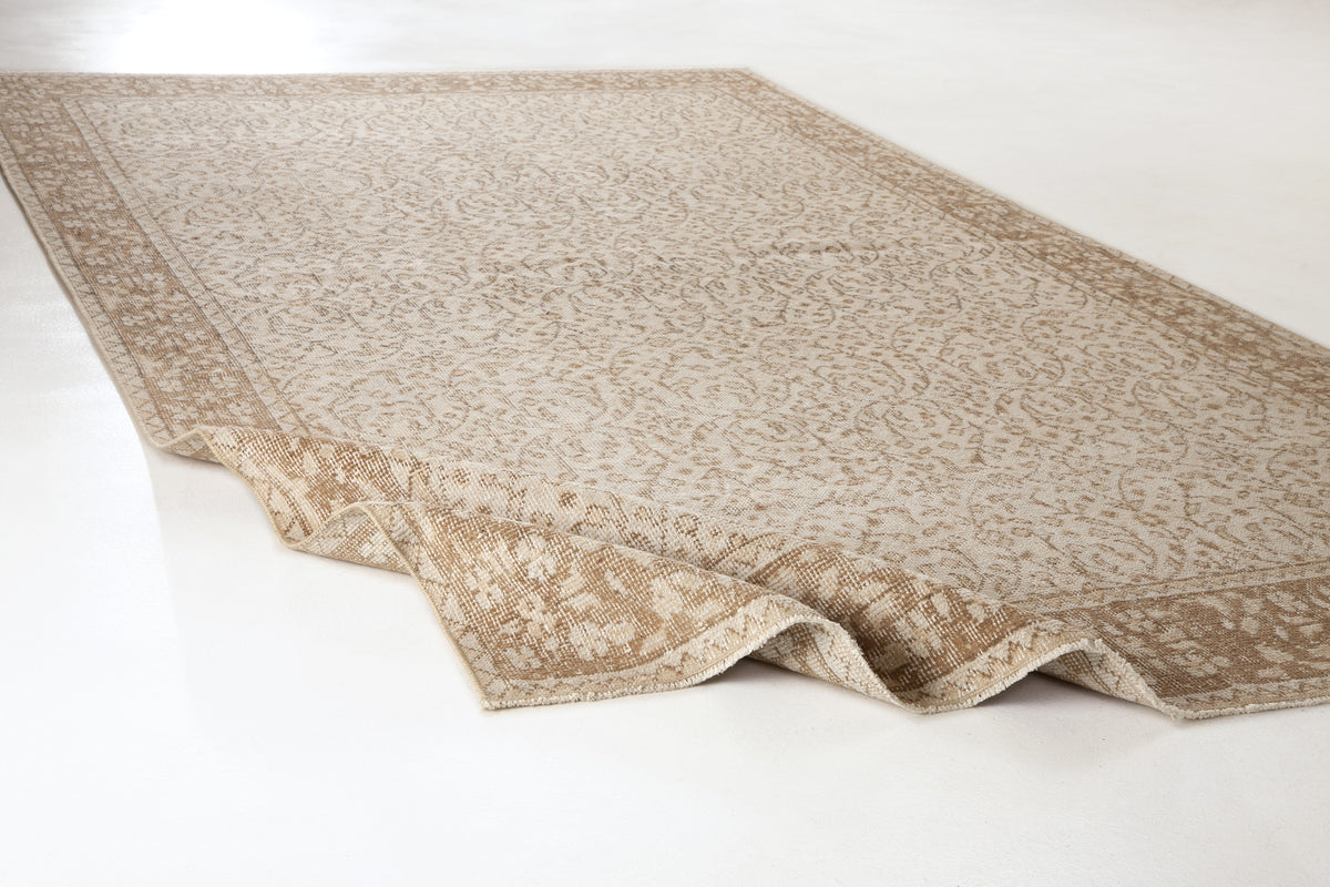 Beige Over Dyed Vintage Rug 5&#39;3&#39;&#39; x 8&#39;8&#39;&#39; ft 160 x 264 cm