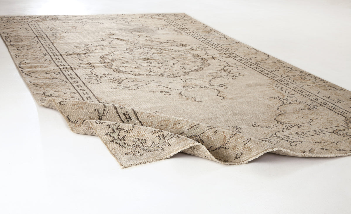 Beige Over Dyed Vintage Rug 5&#39;6&#39;&#39; x 8&#39;11&#39;&#39; ft 167 x 272 cm