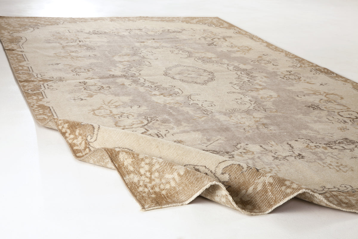 Beige Over Dyed Vintage Rug 5&#39;5&#39;&#39; x 9&#39;1&#39;&#39; ft 165 x 277 cm