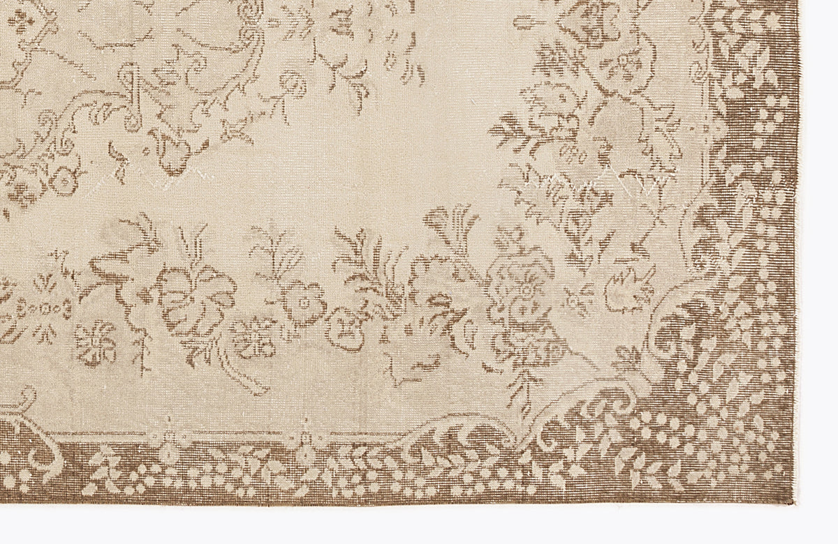 Beige Over Dyed Vintage Rug 5&#39;7&#39;&#39; x 9&#39;9&#39;&#39; ft 169 x 296 cm