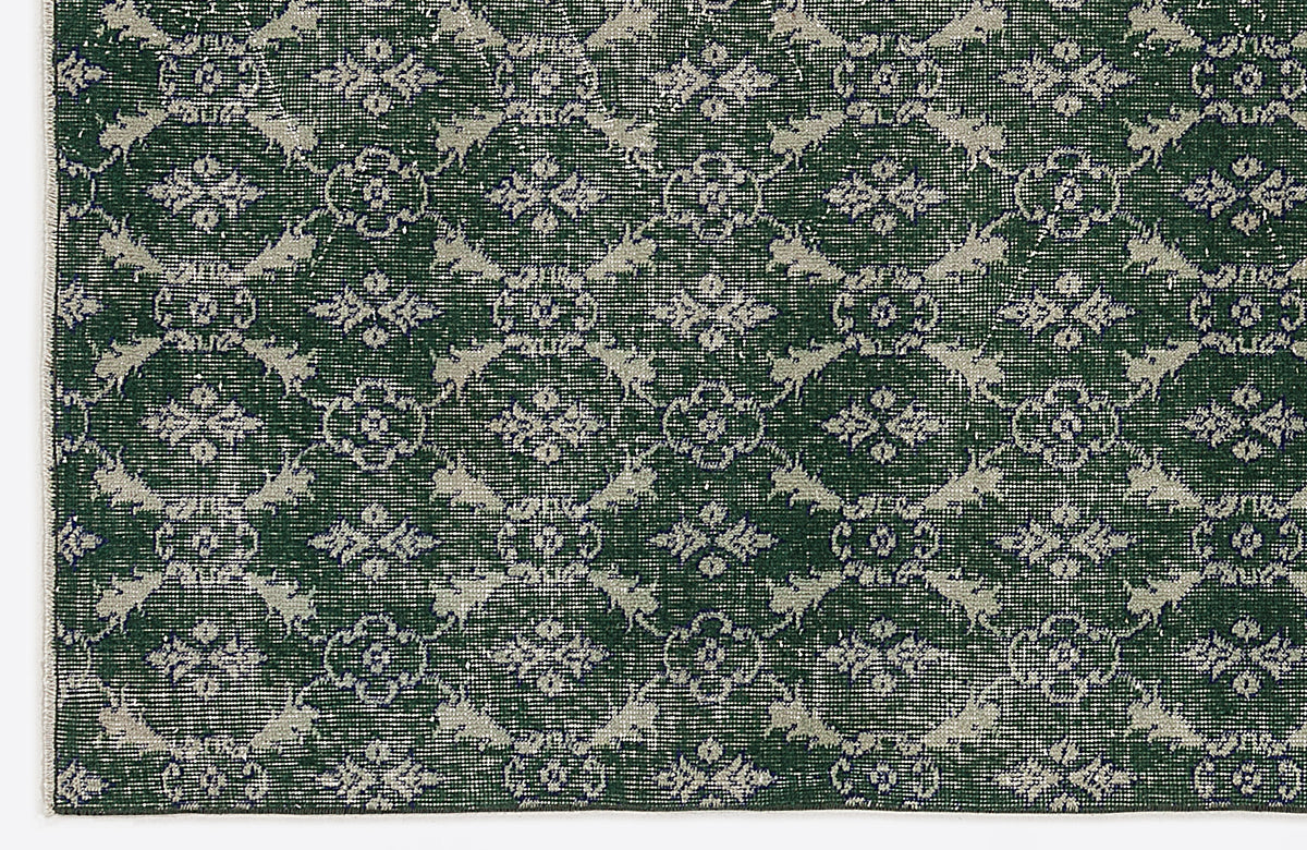Green Over Dyed Vintage Rug 4&#39;8&#39;&#39; x 8&#39;3&#39;&#39; ft 142 x 252 cm