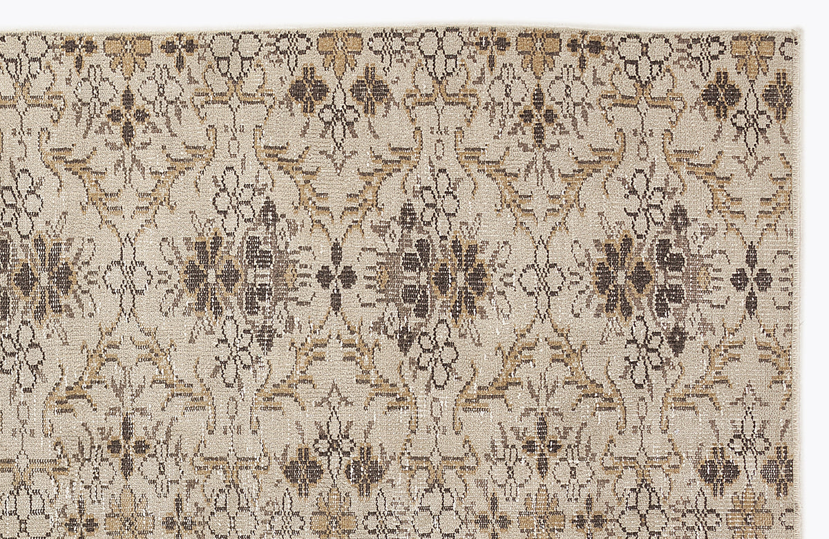 Beige Over Dyed Vintage Rug 5&#39;5&#39;&#39; x 9&#39;0&#39;&#39; ft 164 x 275 cm