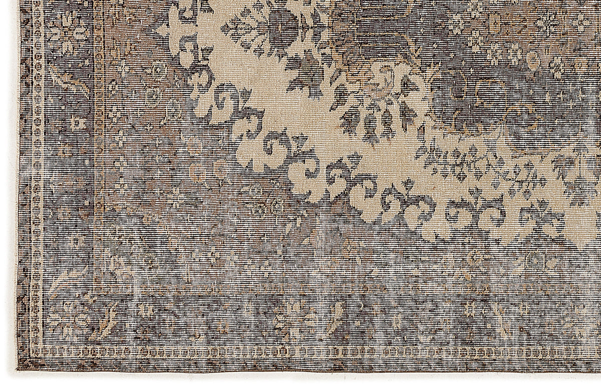 Beige Over Dyed Vintage Rug 5&#39;5&#39;&#39; x 8&#39;10&#39;&#39; ft 166 x 270 cm