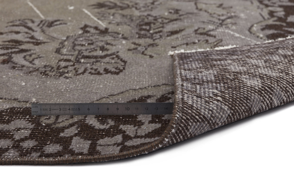 Gray Over Dyed Vintage Rug 5&#39;5&#39;&#39; x 9&#39;1&#39;&#39; ft 164 x 278 cm