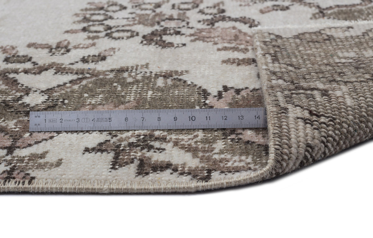 Naturel Over Dyed Vintage Rug 5&#39;9&#39;&#39; x 9&#39;5&#39;&#39; ft 176 x 286 cm