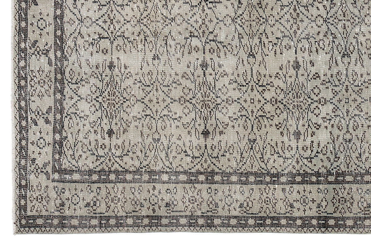 Beige Over Dyed Vintage Rug 5&#39;5&#39;&#39; x 8&#39;12&#39;&#39; ft 164 x 274 cm