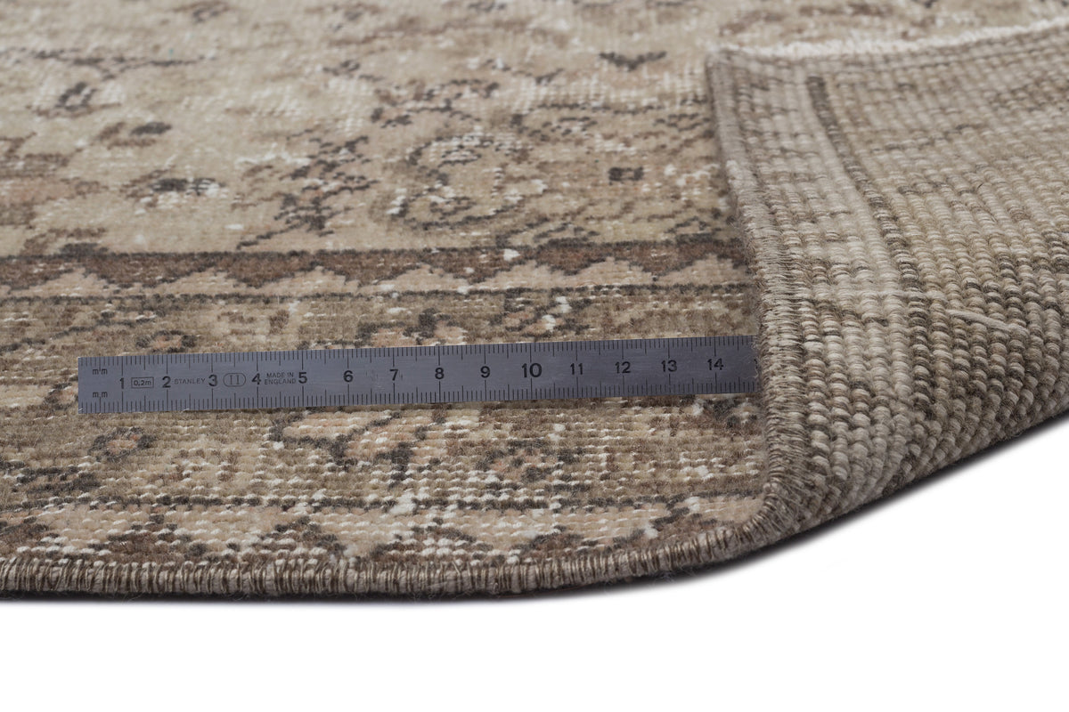 Beige Over Dyed Vintage Rug 5&#39;7&#39;&#39; x 9&#39;5&#39;&#39; ft 169 x 288 cm