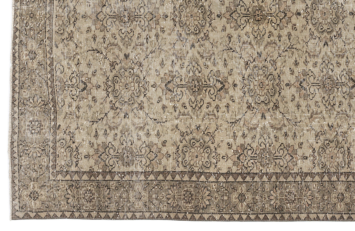 Beige Over Dyed Vintage Rug 5&#39;7&#39;&#39; x 9&#39;5&#39;&#39; ft 169 x 288 cm