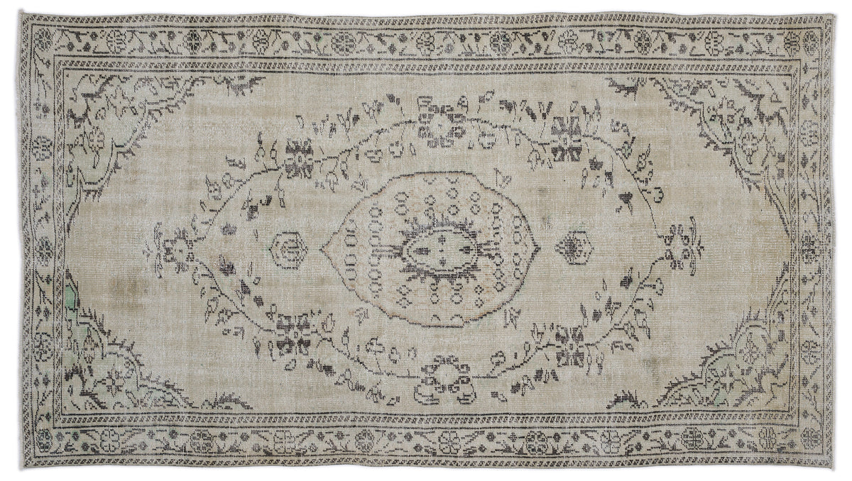 Beige Over Dyed Vintage Rug 5&#39;6&#39;&#39; x 9&#39;9&#39;&#39; ft 168 x 297 cm