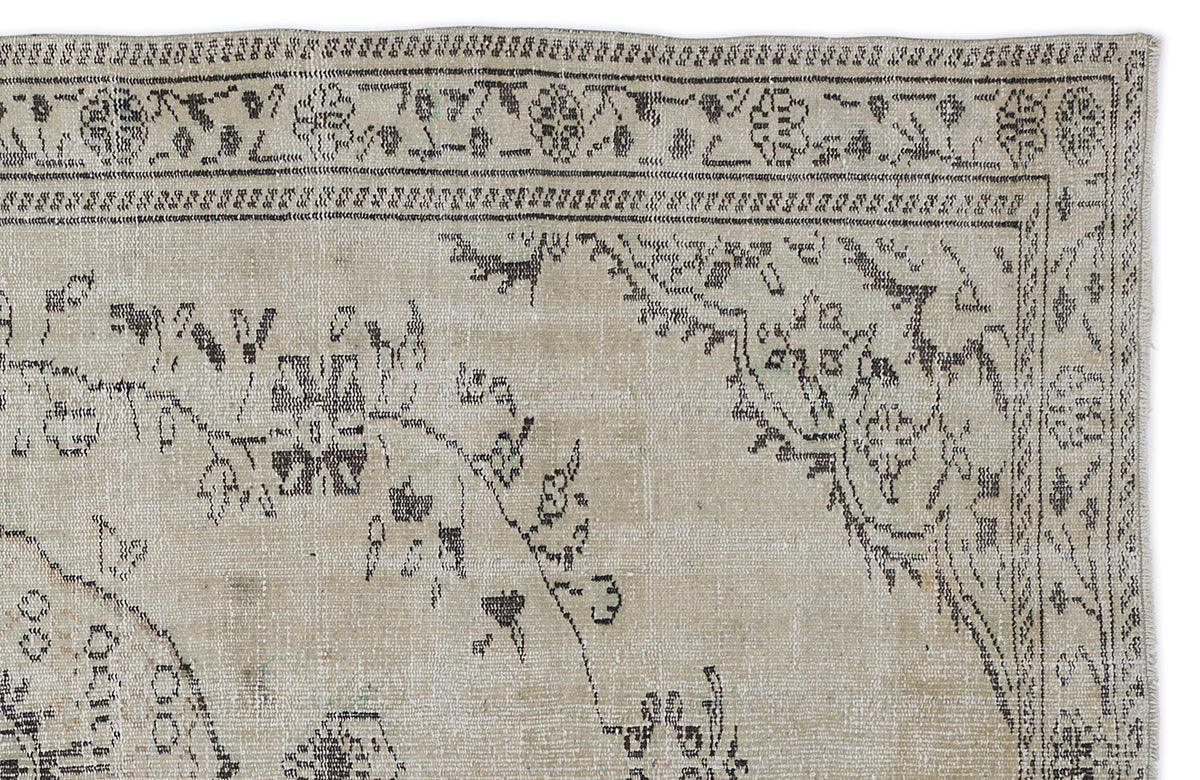 Beige Over Dyed Vintage Rug 5&#39;6&#39;&#39; x 9&#39;9&#39;&#39; ft 168 x 297 cm