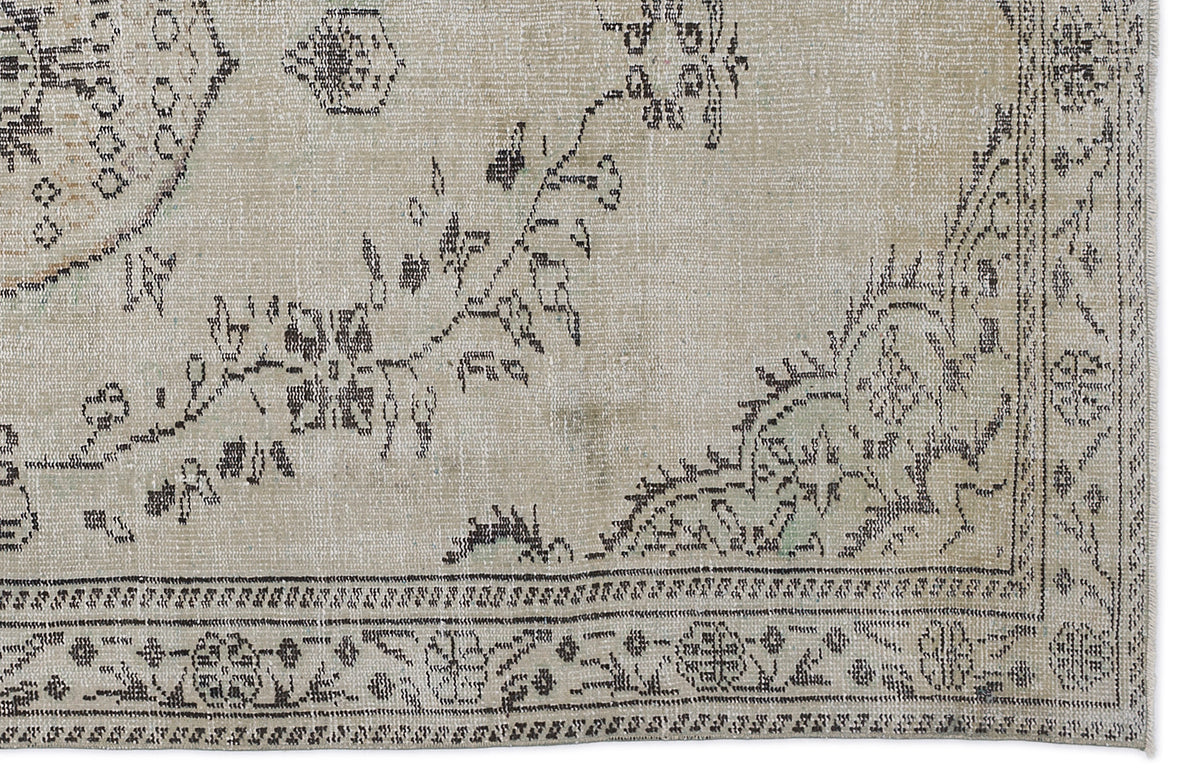 Beige Over Dyed Vintage Rug 5&#39;6&#39;&#39; x 9&#39;9&#39;&#39; ft 168 x 297 cm