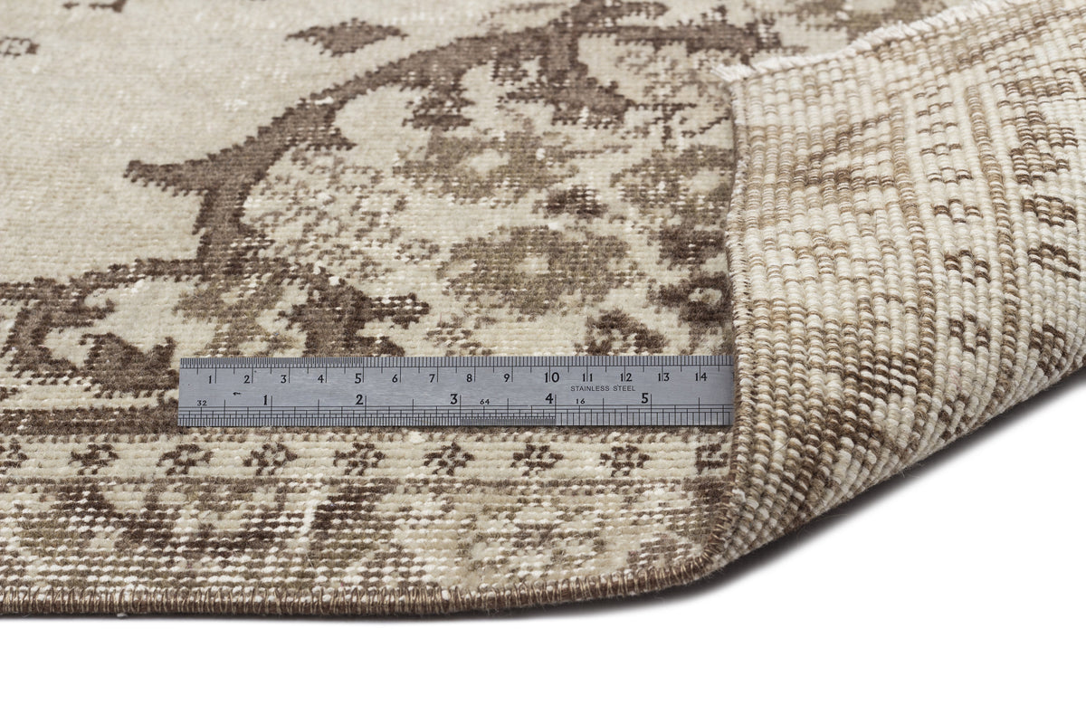 Beige Over Dyed Vintage Rug 5&#39;3&#39;&#39; x 8&#39;8&#39;&#39; ft 160 x 264 cm