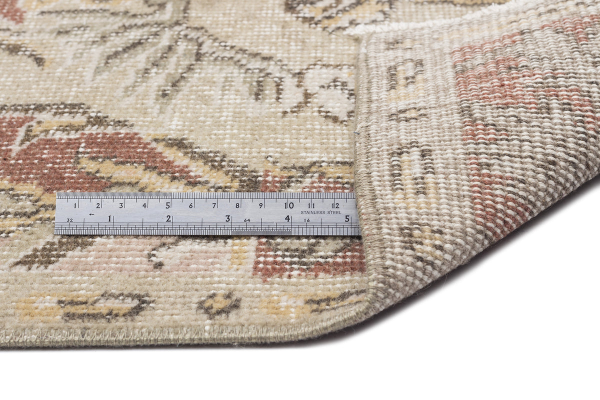 Naturel Over Dyed Vintage Rug 5&#39;9&#39;&#39; x 9&#39;2&#39;&#39; ft 174 x 280 cm