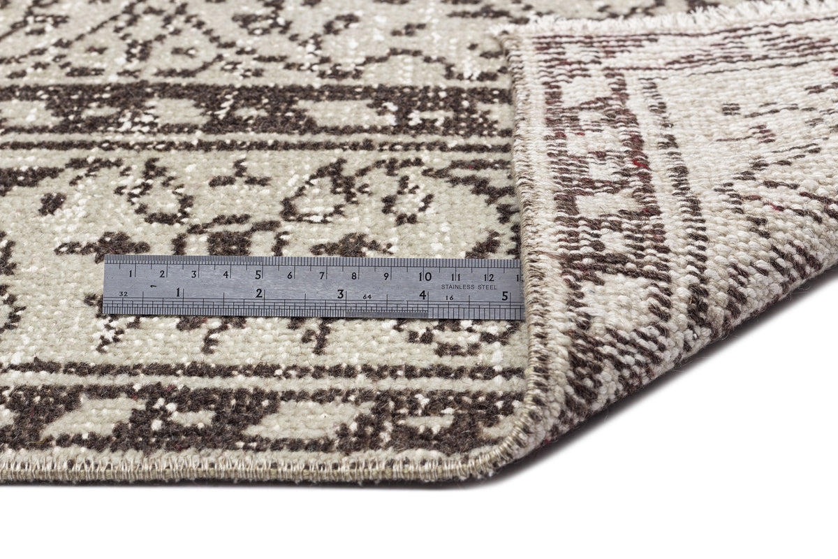 Naturel Over Dyed Vintage Rug 5&#39;4&#39;&#39; x 9&#39;1&#39;&#39; ft 162 x 278 cm