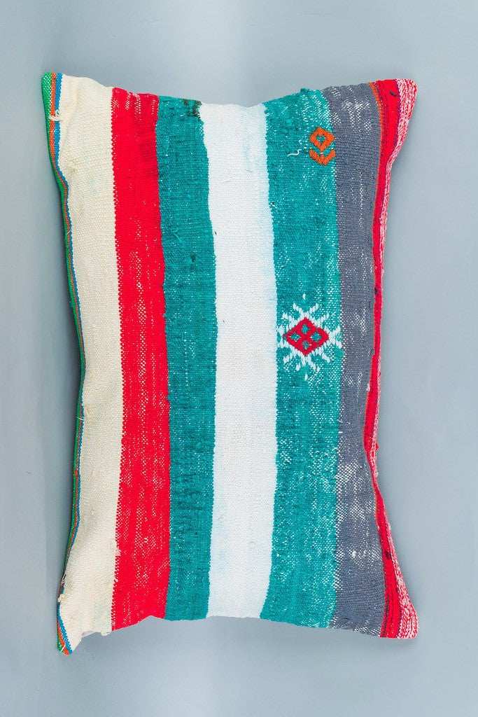 Contemporary_Multiple Color_Kilim Pillow Cover_16x24_Z1006_8467