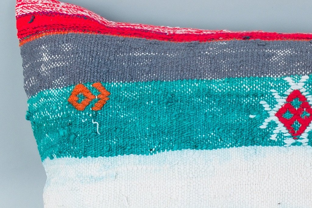 Contemporary_Multiple Color_Kilim Pillow Cover_16x24_Z1006_8467